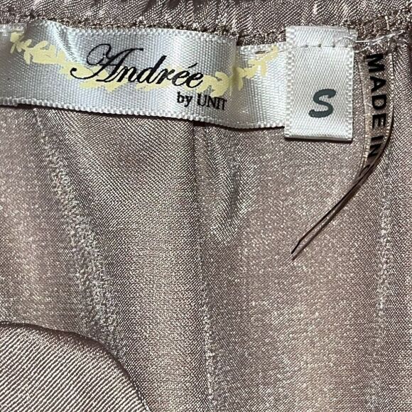 Andree by Unit Tank Wmns Sz S Tan Lace Scallop Neckline Feminine Delicate - Picture 2 of 7